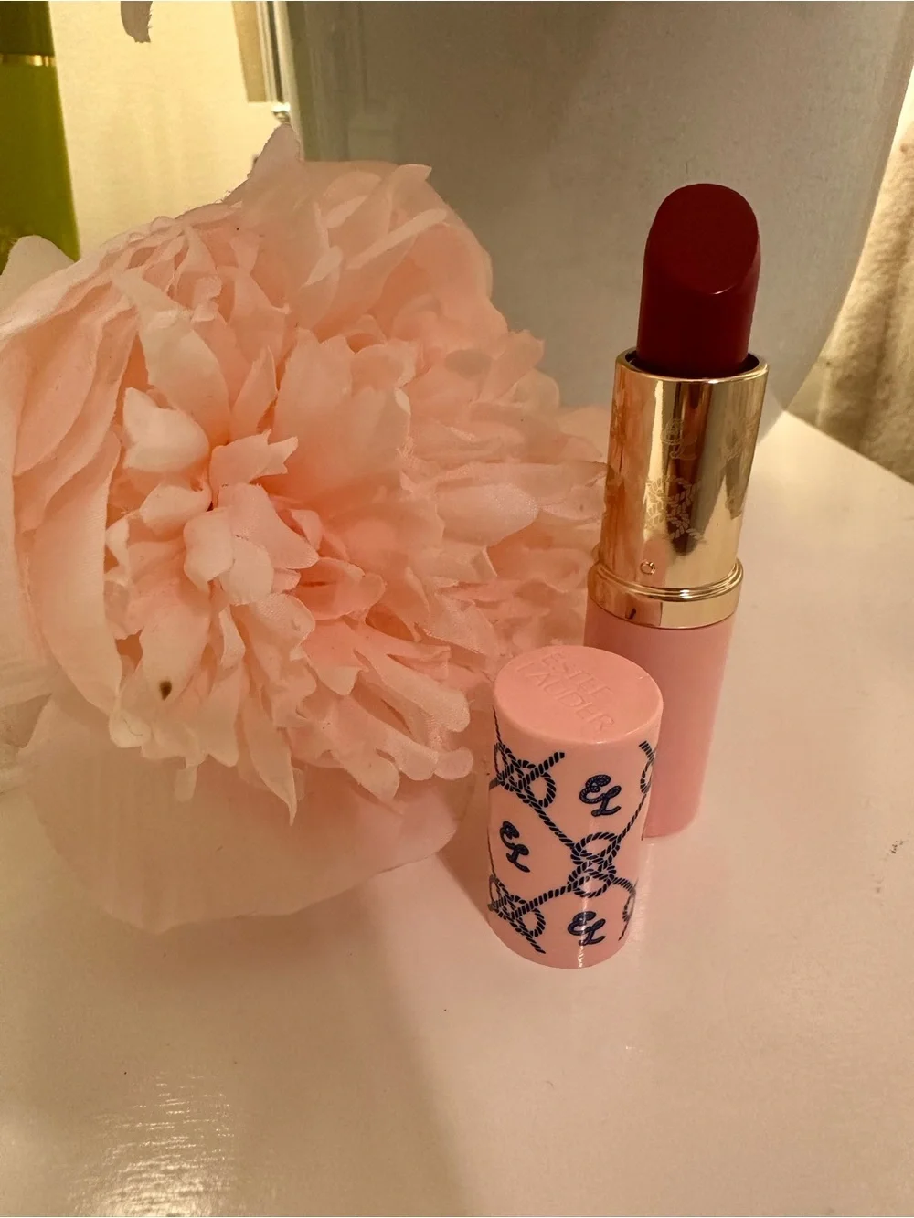 Hydrating Rose-Mauve Lipstick in Pink-Gold Tube